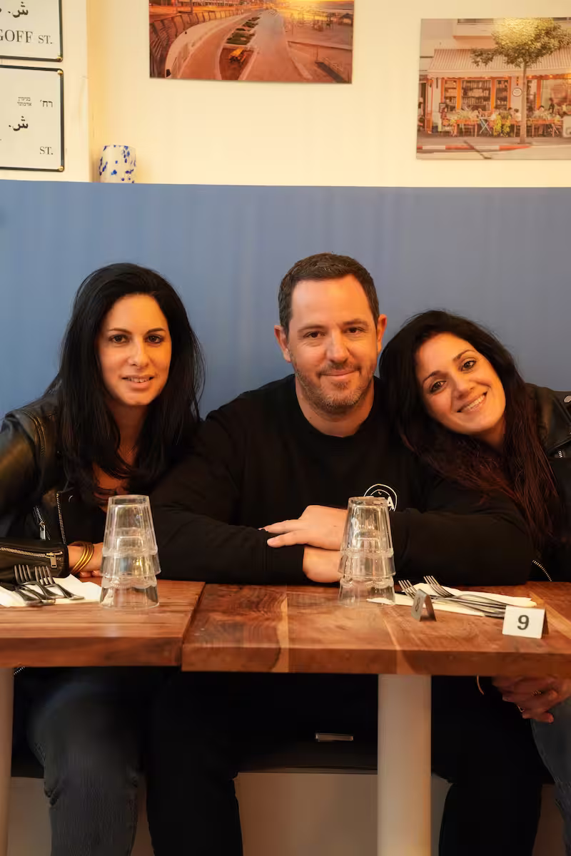 Célia, Dana et Gaël — fondateurs du restaurant TITA à Aix-en-Provence