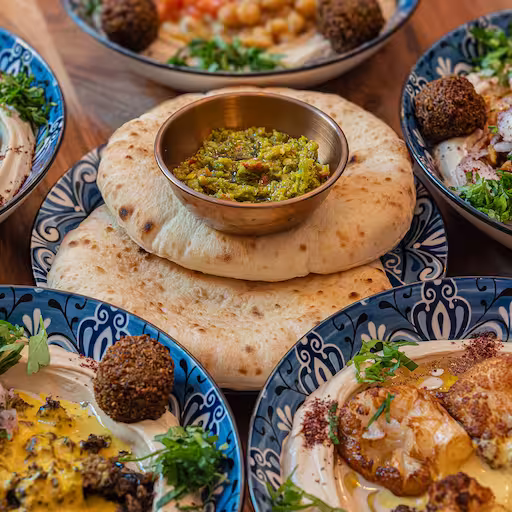 Buffet traiteur israélien — mezze et spécialités TITA